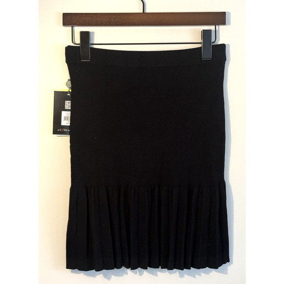 Catherine Malandrino Design Nation Size S Black Knit Mini Skirt Pleated Hem NWT - Picture 2 of 7
